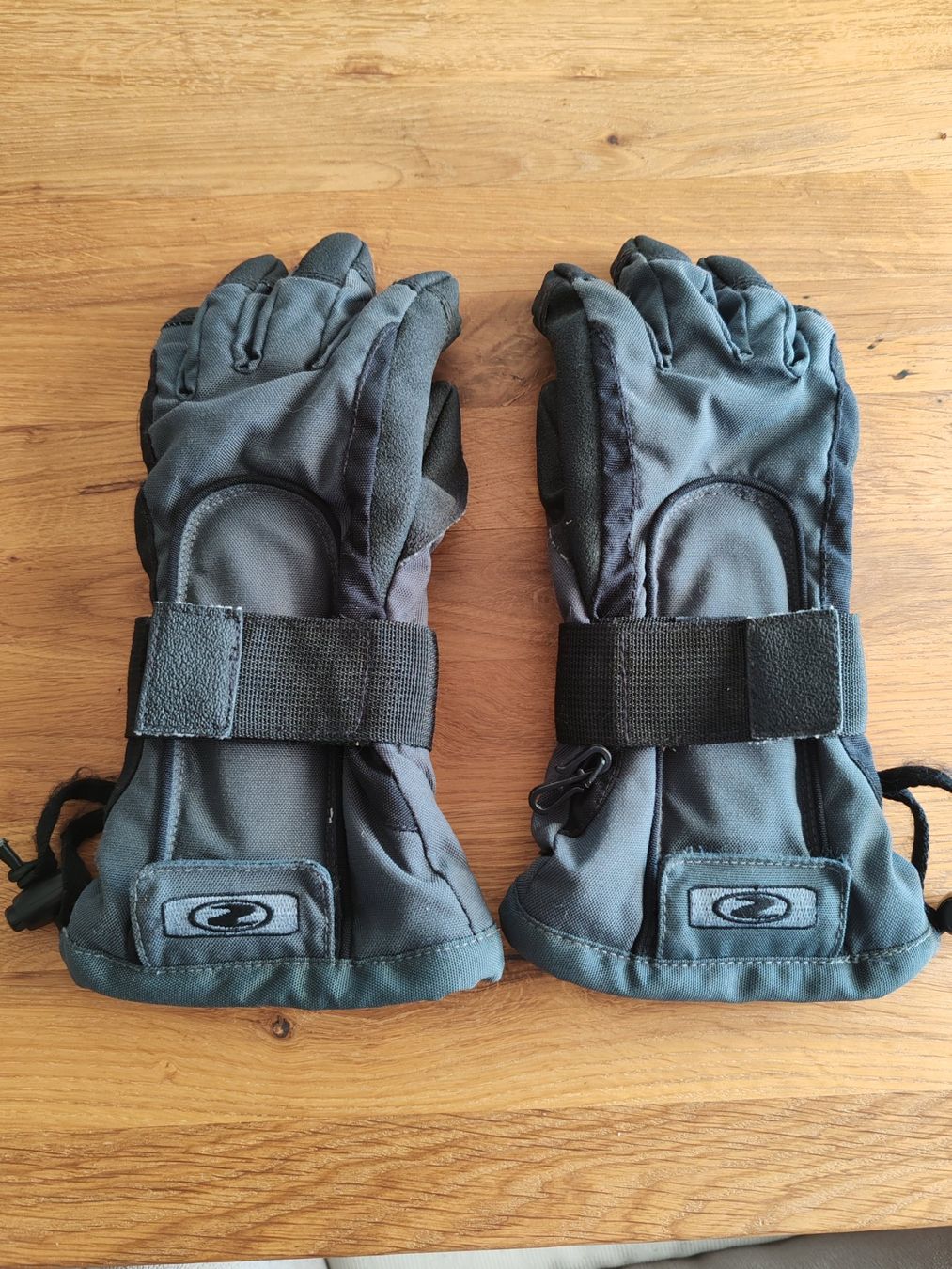 Ziener Handschuhe & Handstulpen: "Ziener" Ski-oder Snowboard-Handschuhe – Gebraucht aus Egnach von bgdo26