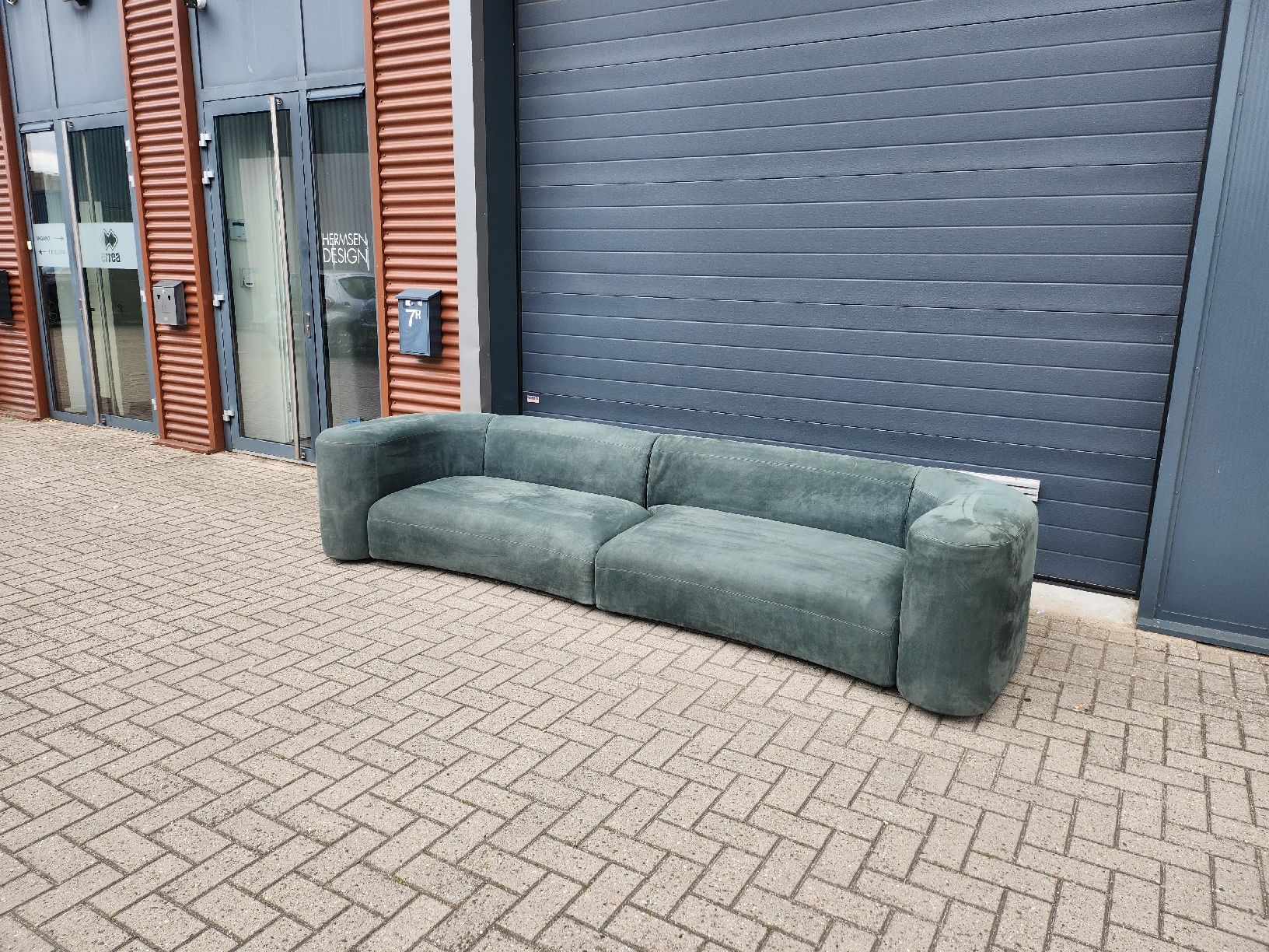 Baxter Divani: Baxter - Clara sofa by Christophe Delcourt  – Usato da Gelderland venduto da HermsenDesign 1