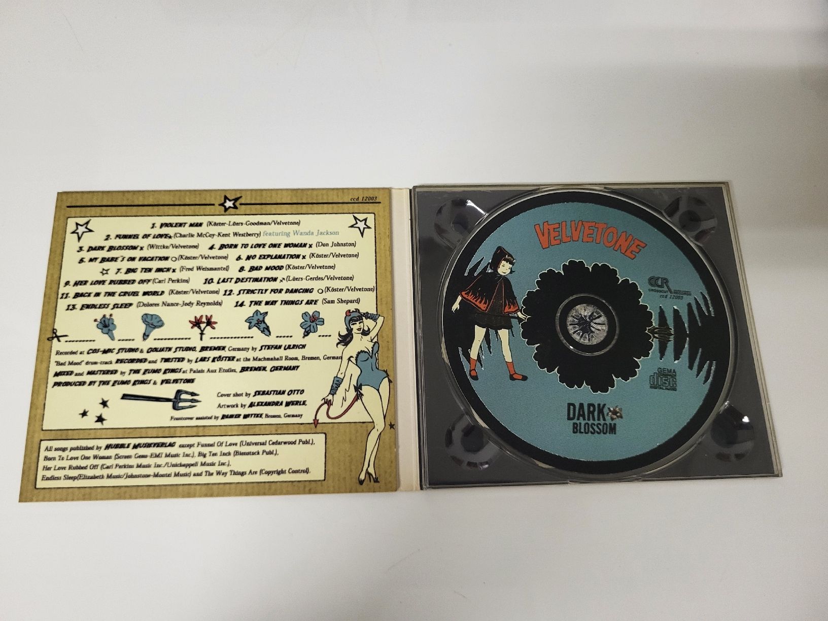 CD: Velvetone - Dark Blossom  - CD – Nuovo (secondo la descrizione) da Uster venduto da newwave0 2