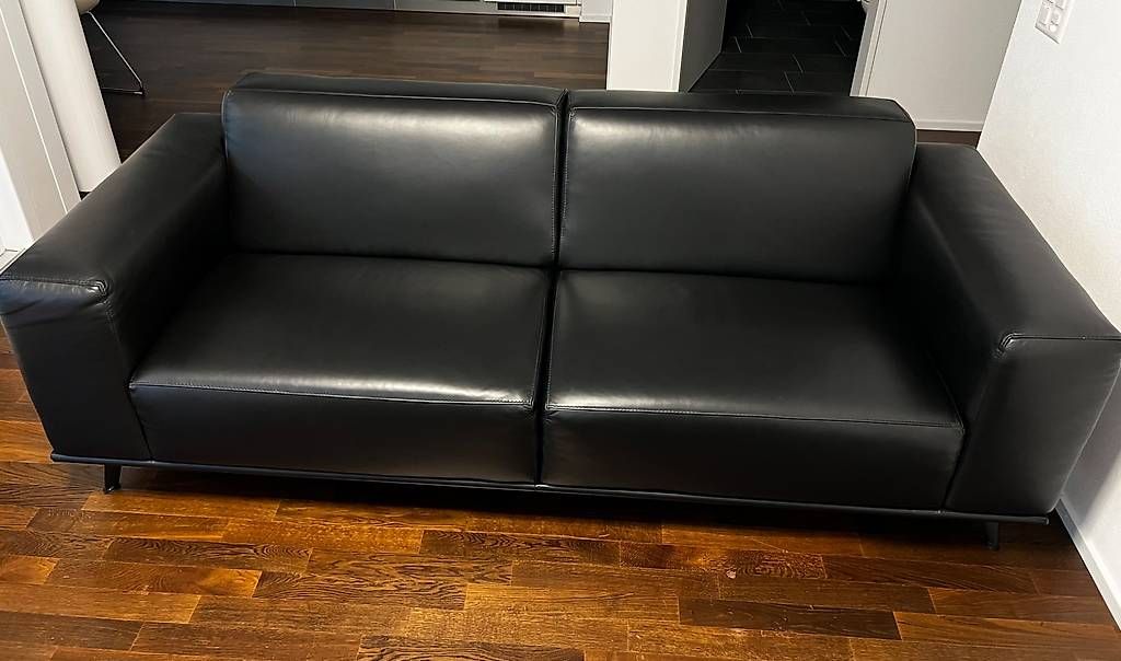 Livique Divani: Echtleder Couch Sofa schwarz – Usato da St. Gallen venduto da prolucian