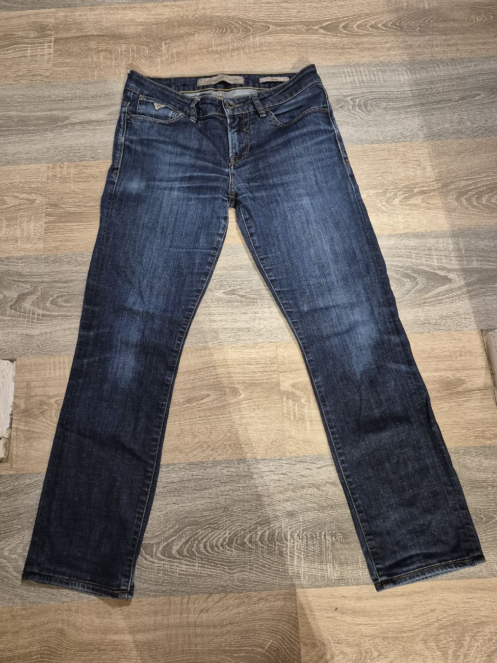 Guess Jeans: Guess Jeans – Usato da Winterthur venduto da Lumi11