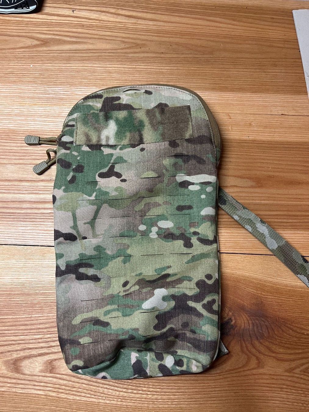 Zaini: Trinkblase multicam Molle pouch – Nuovo (secondo la descrizione) da Goldingen venduto da Thomas.Perrin