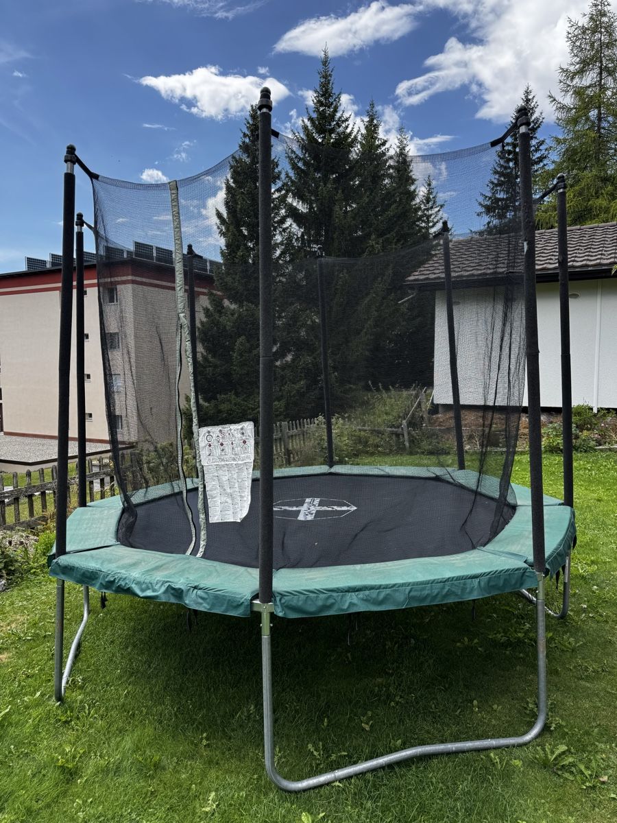Decathlon Trampolines: Trampoline Octogonal 300 with safety net – D'occasion à Davos Platz par bongovern