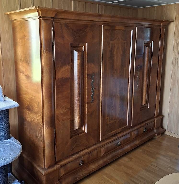 Armadi: Antikschrank – Usato da Wattenwil venduto da Enzian2018