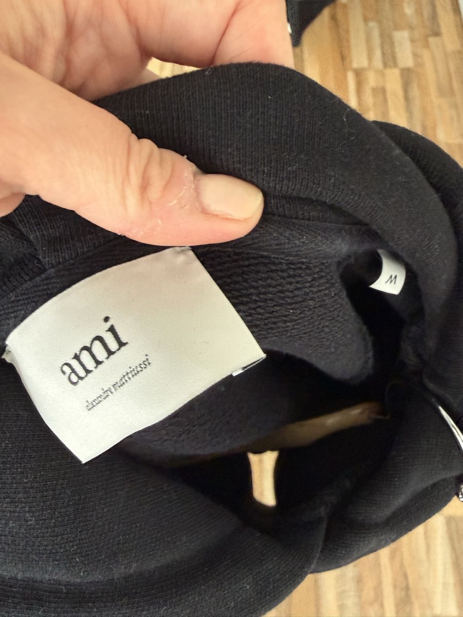 Maglioni & Felpe: AMI Paris Hoodie – Usato da Buchs AG venduto da MiWeFe17 3