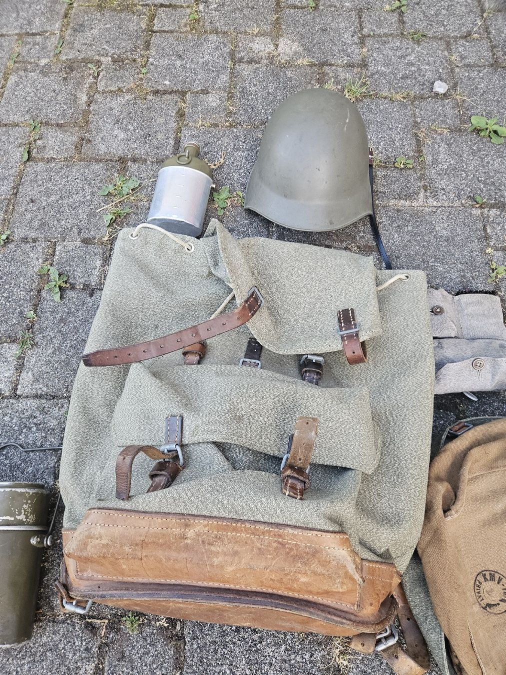 Rucksäcke: Schweizer Armee Rucksack und Zubehör  – Gebraucht aus Rickenbach b. Wil von nic_8ljr 1