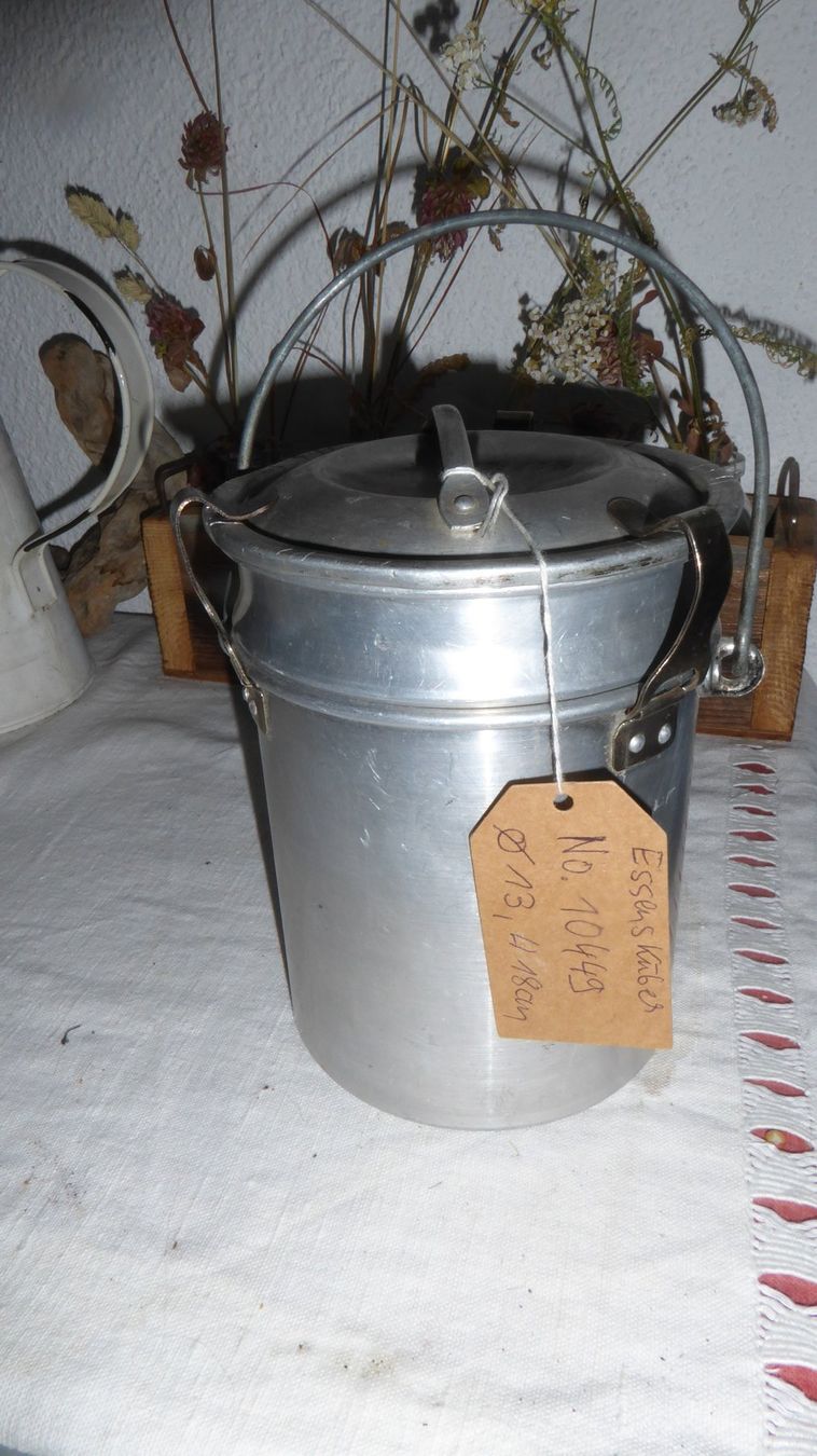 Sonstiges für Haushalt & Wohnen: Antikes Kesseli mit Deckel Höhe 13 cm – Gebraucht aus Sargans von Benziner 1
