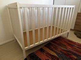 IKEA SUNDVIK Babybett 60x120 cm weiss, guter Zustand