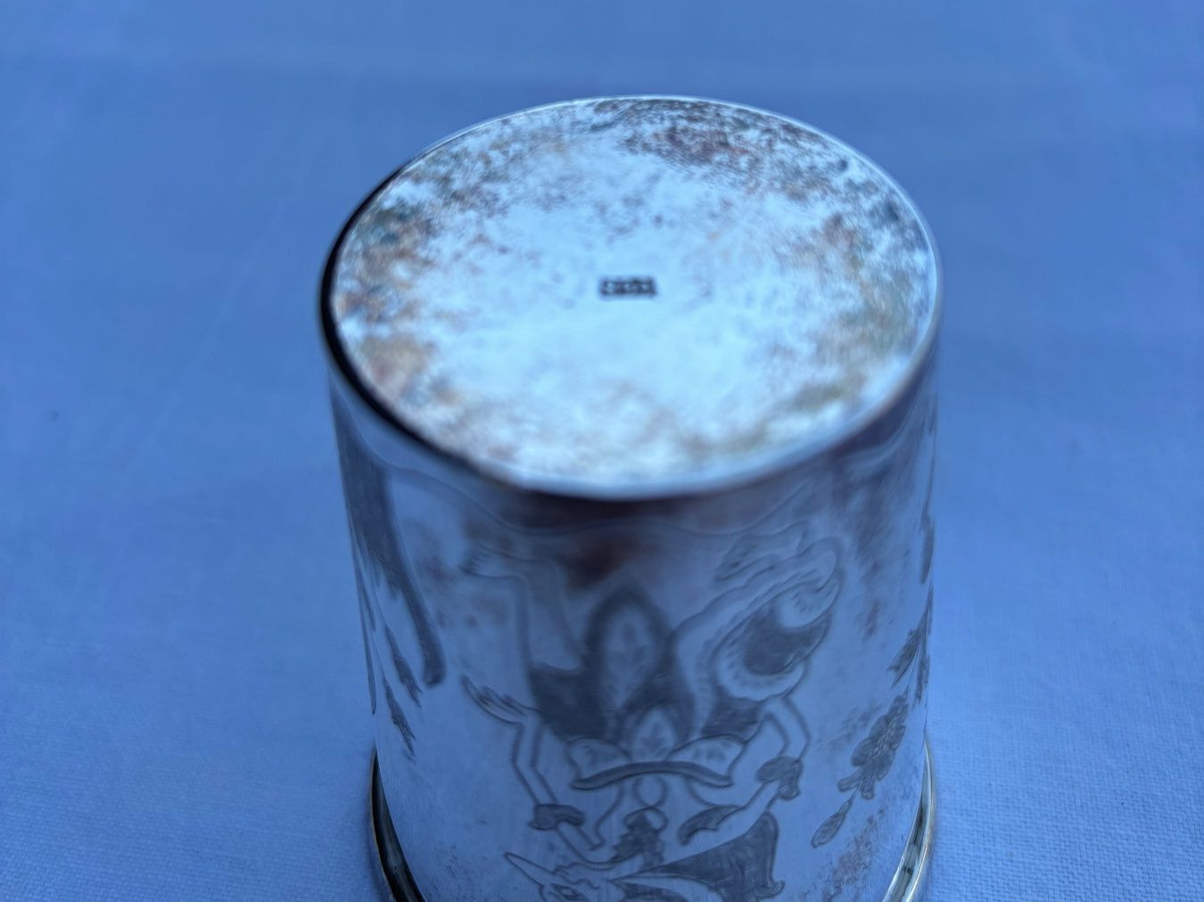 Behälter & Ähnliches: Antiker Trinkbecher aus Silber 800 – Gebraucht aus Zürich von BevI 5