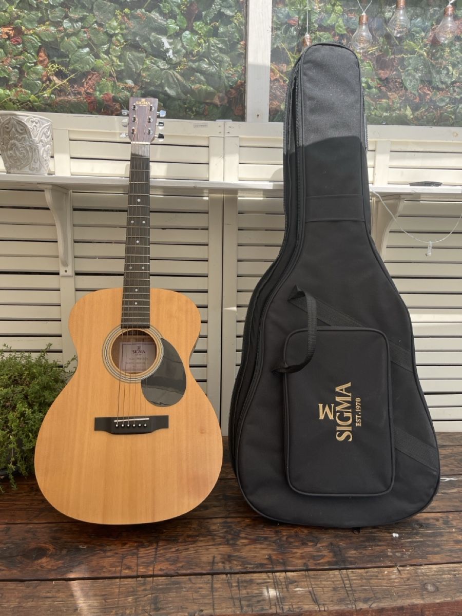 Sigma Instruments de musique: Westerngitarre Sigma mit Tasche – D'occasion à Bubikon par Sternworldwide