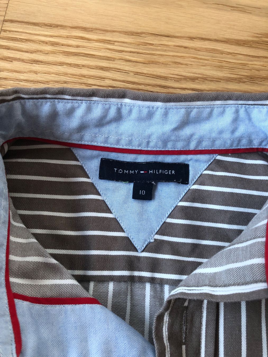 Tommy Hilfiger Camicie, T-shirt & Polo: HEMD 140 TOMMY HILFIGER gestreift – Usato da Wattwil venduto da jopara 1