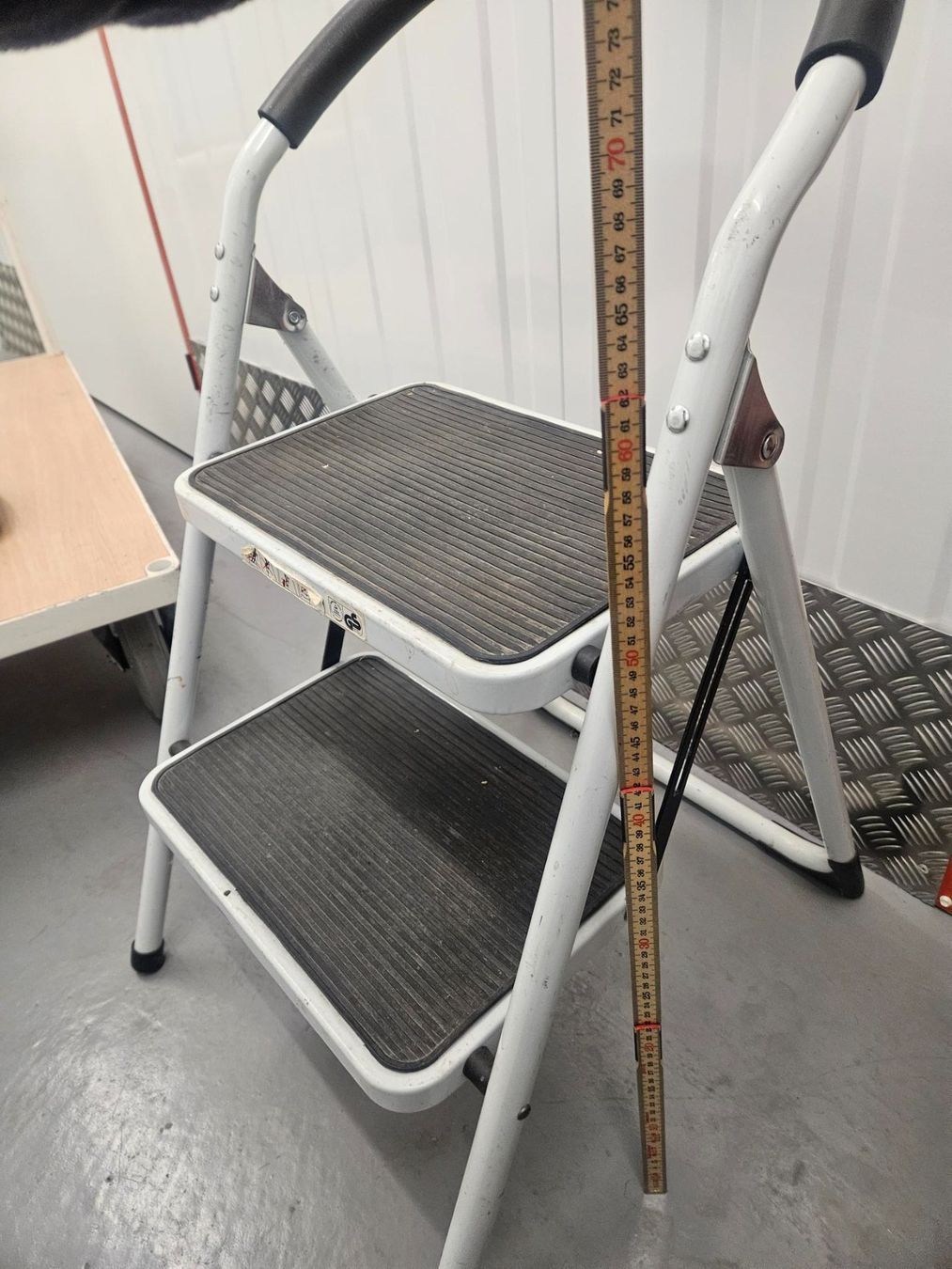 Scale: Tritt-Sitz, Trittleiter, klappbar – Usato da Gommiswald venduto da Bullhead 3