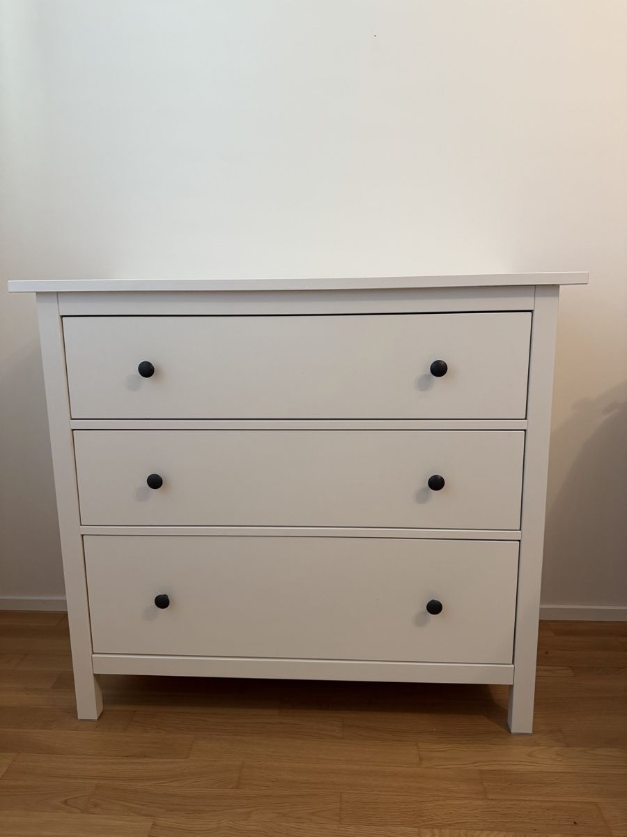 Ikea Commodes: Hemnes Kommode vom Ikea  – D'occasion à Luzern par vawy_96