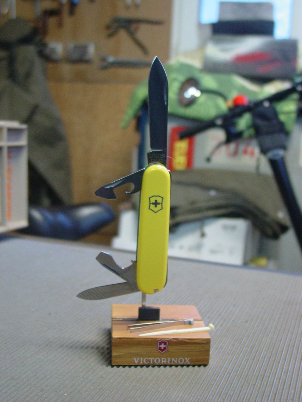 Victorinox Coltelli tascabile: Tinker small Bicolor gelb/grün – Nuovo e nell'imballaggio originale da Ursenbach venduto da rekruten-shop 2