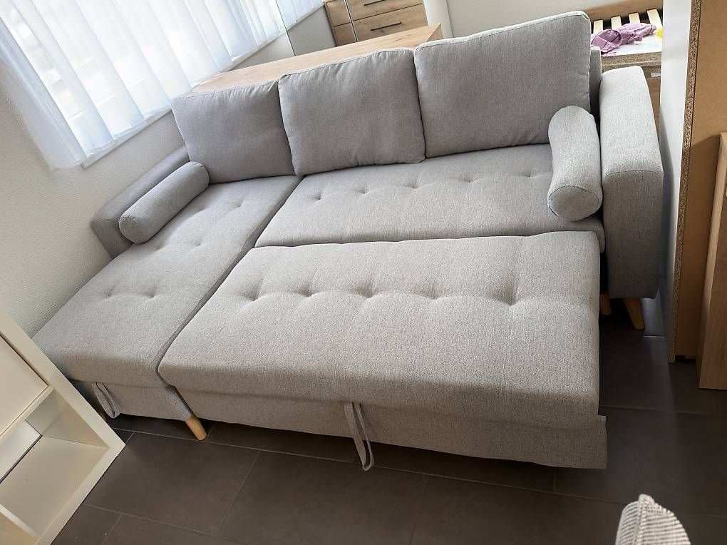 Sofas: Ecksofa mit Schlaffunktion & Bettkasten – Neuf (Voir description) à Morgarten par ann_5mlw 1