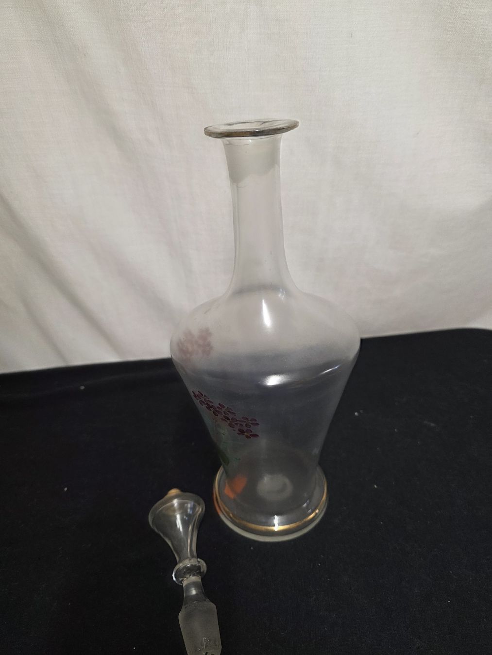 Caraffe: Dekorative Vintage Karaffe mit Blumenmuster, Glas, – Usato da Wolfertswil venduto da Antiko 3