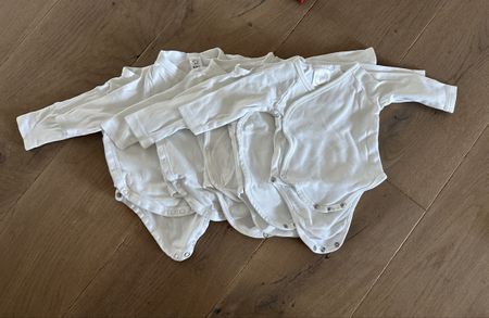 Langarm Bodys Gr. 56 weiss