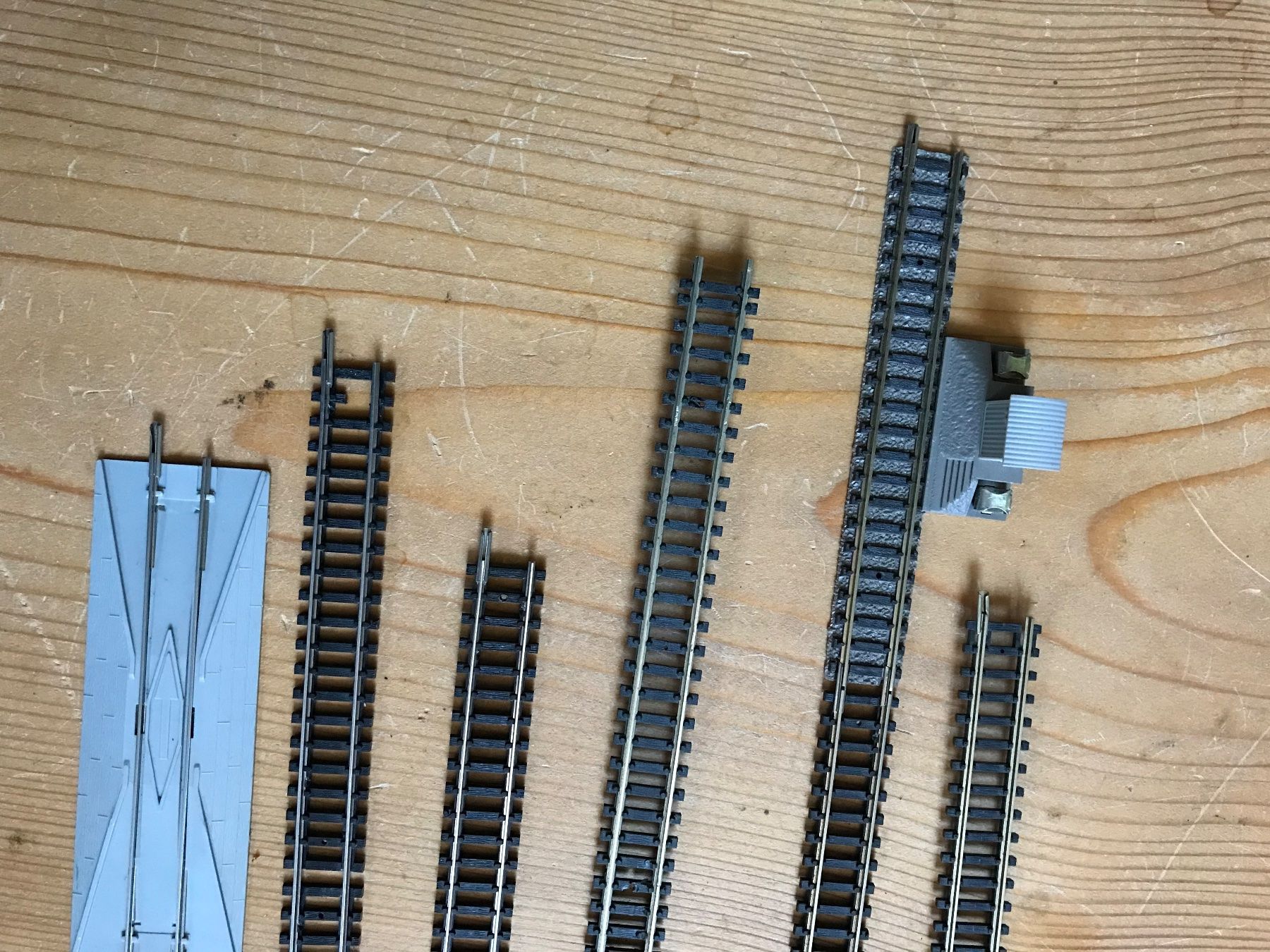 Trix Modellini di ferrovie: minitrix verschiedene defekte schienen – Difettoso da liestal venduto da makai05 1