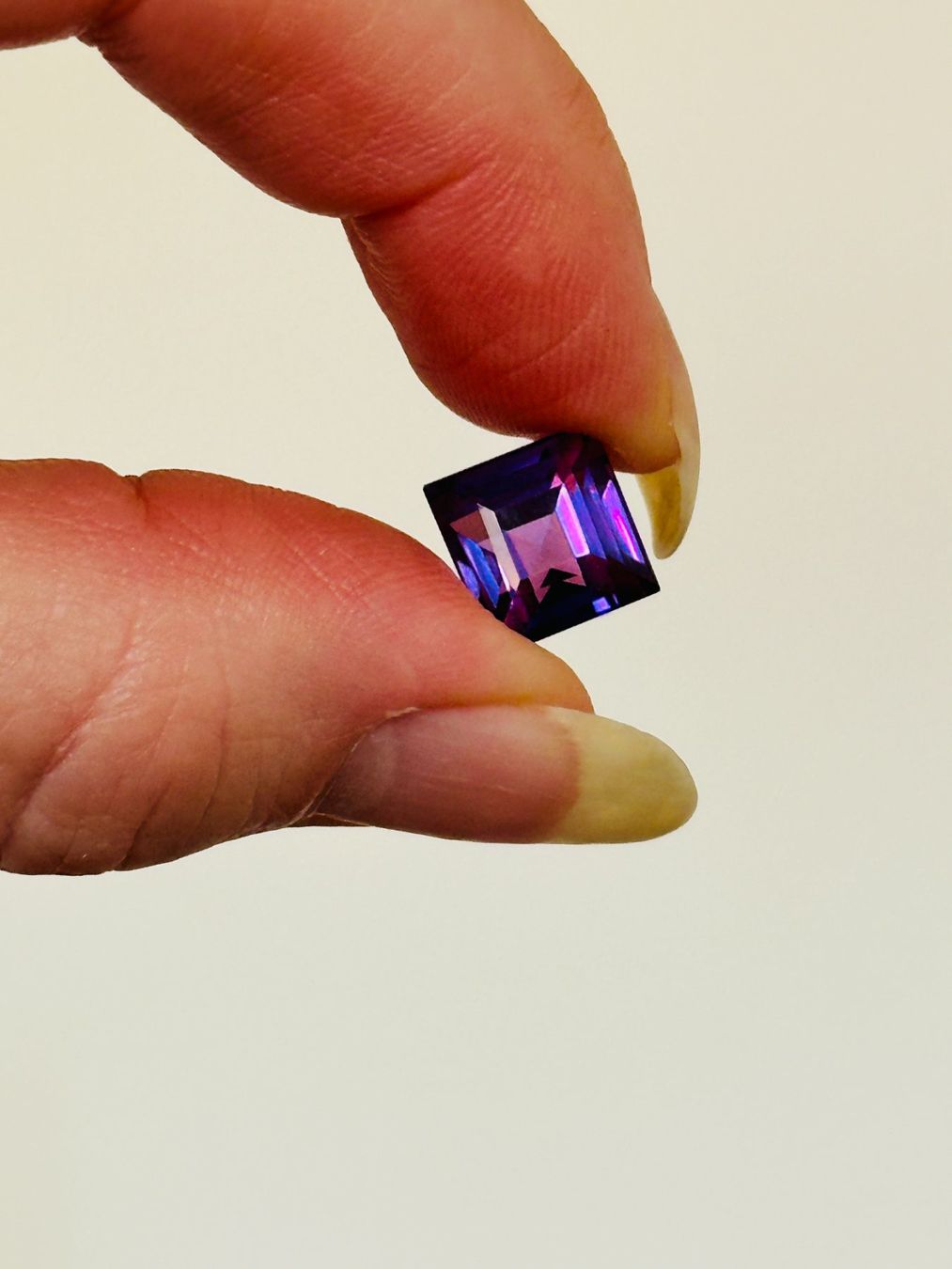 Pietre preziose: Certified 7.05 Ct – Nuovo e nell'imballaggio originale da Genève venduto da AGBERG 2