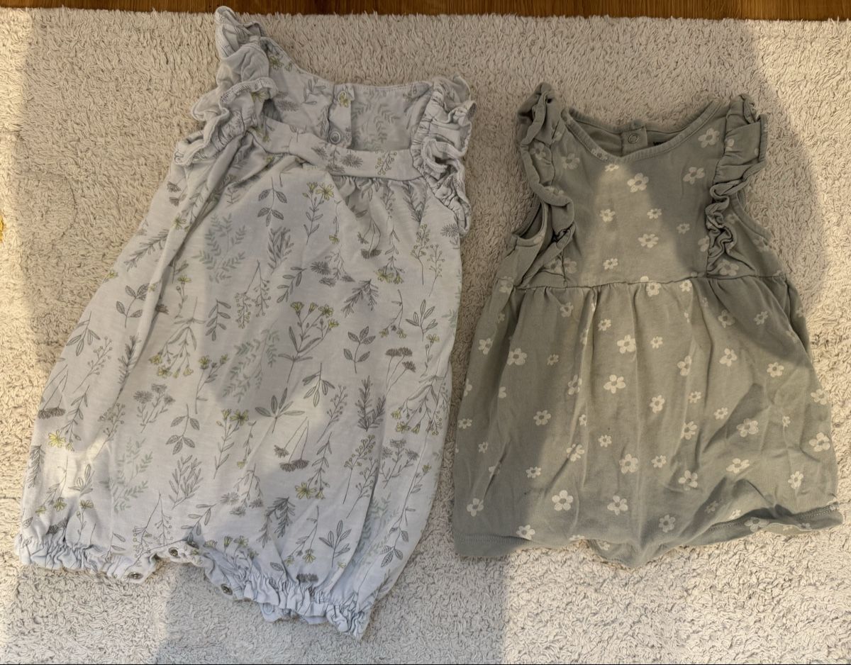 Lotti & Set di vestiti: Kurze Jumpsuit Mädchenkleider Grösse 74, 2 Stück – Usato da Oltingen venduto da Funnyface