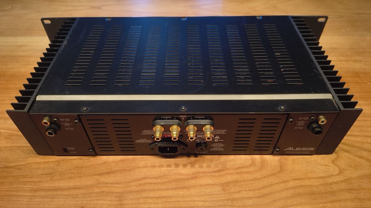 Alesis Amplificatori: Alesis RA-150 Amplifier – Usato da Unterägeri venduto da Vivi55vivi 1