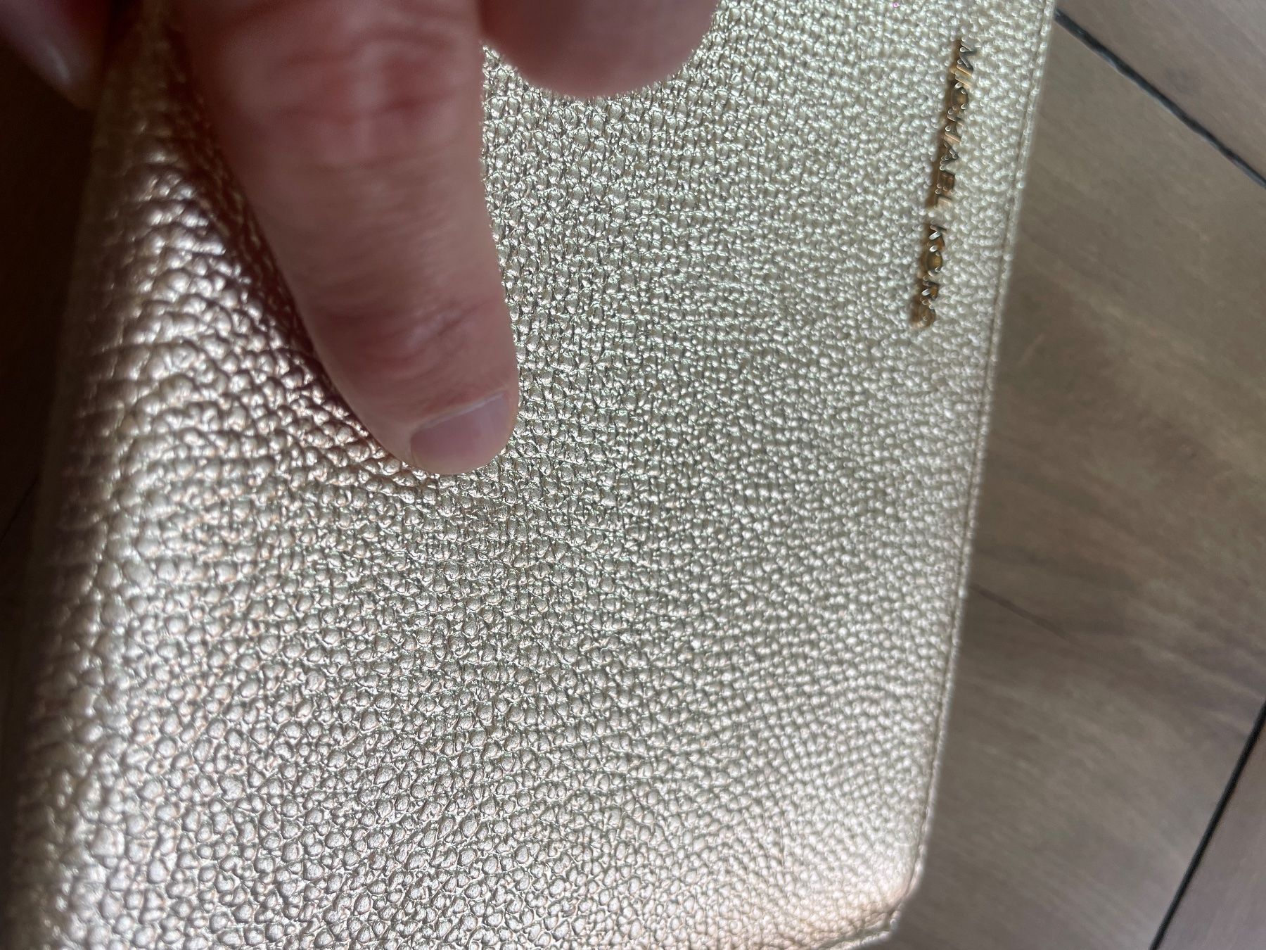 Michael Kors Taschen für Damen: Goldige Clutch von Michael Kors – Gebraucht aus Zürich von 28881084 2