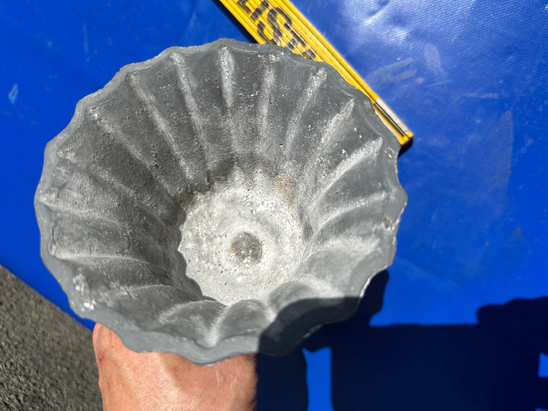 Vasi per fiori: Gusseisen Amfore Pflanzgefäss Amphore – Usato da Zürich venduto da atlantis77 5