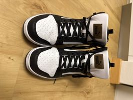 Puma Rebound Joy Sneaker Schwarz-Weiss, Grösse 44, Top! (52)