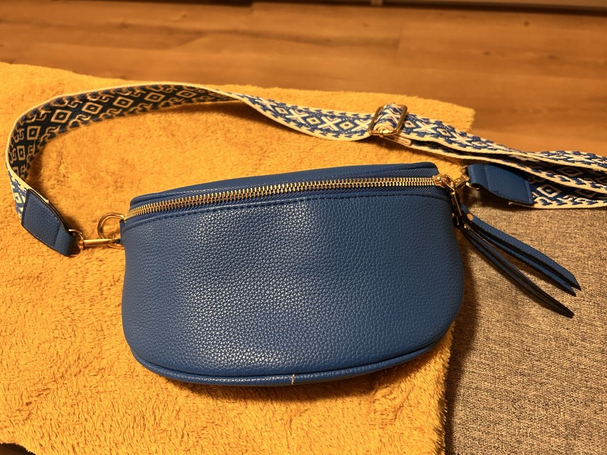 Borse da donna: Sac banane bleu roi – Usato da Noville venduto da Malik2017