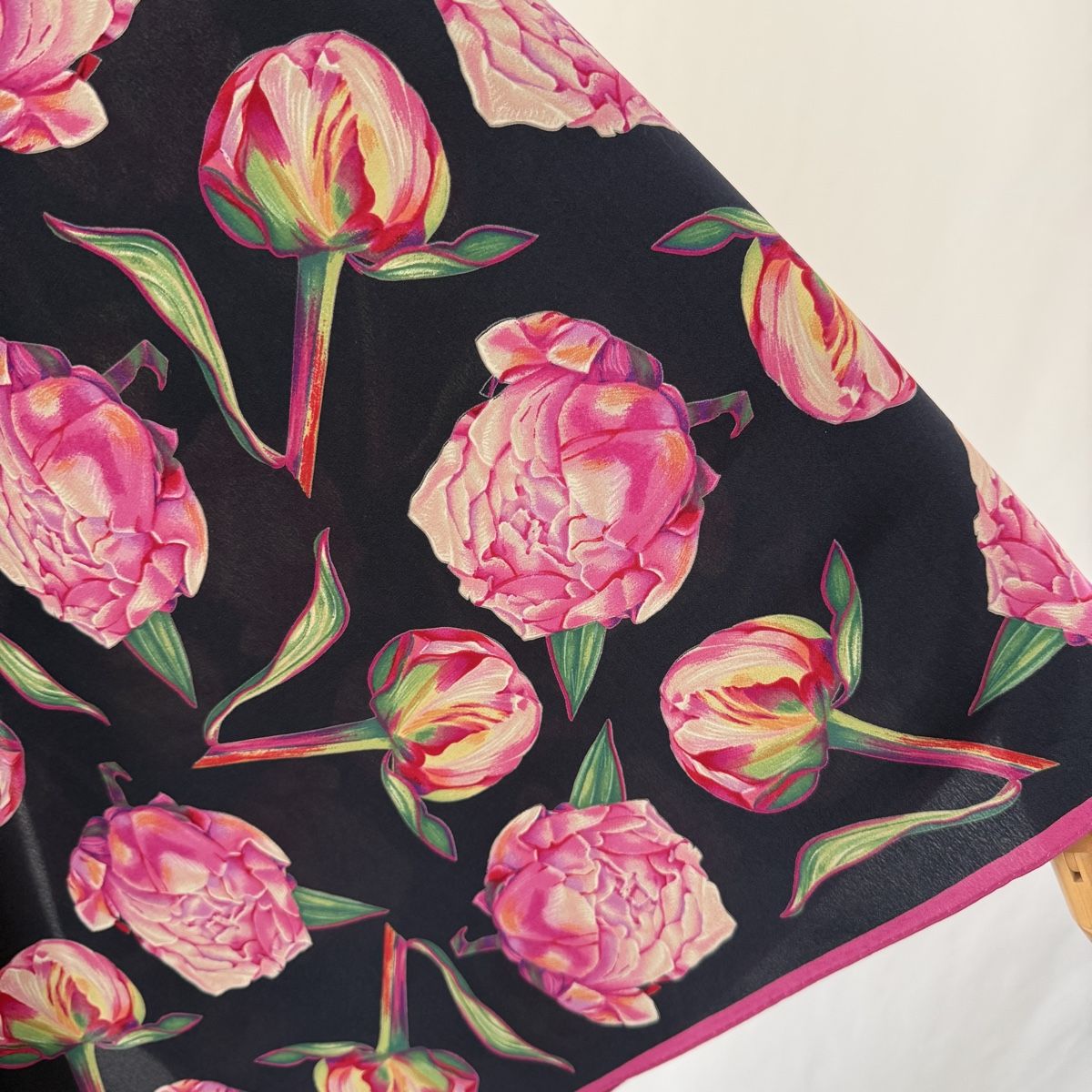 Fabric Frontline Foulard & Sciarpe: FABRIC FRONTLINE Chiffon Silk – Nuovo (secondo la descrizione) da Freienbach venduto da Avviivva_Shop 2