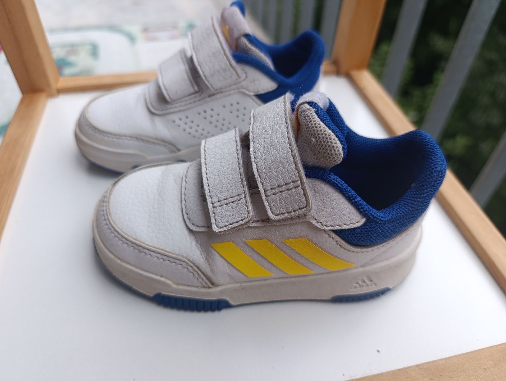 Adidas Scarpe per ragazzi: Adidas Schuhe  – Usato da Ittigen venduto da mih_vj86