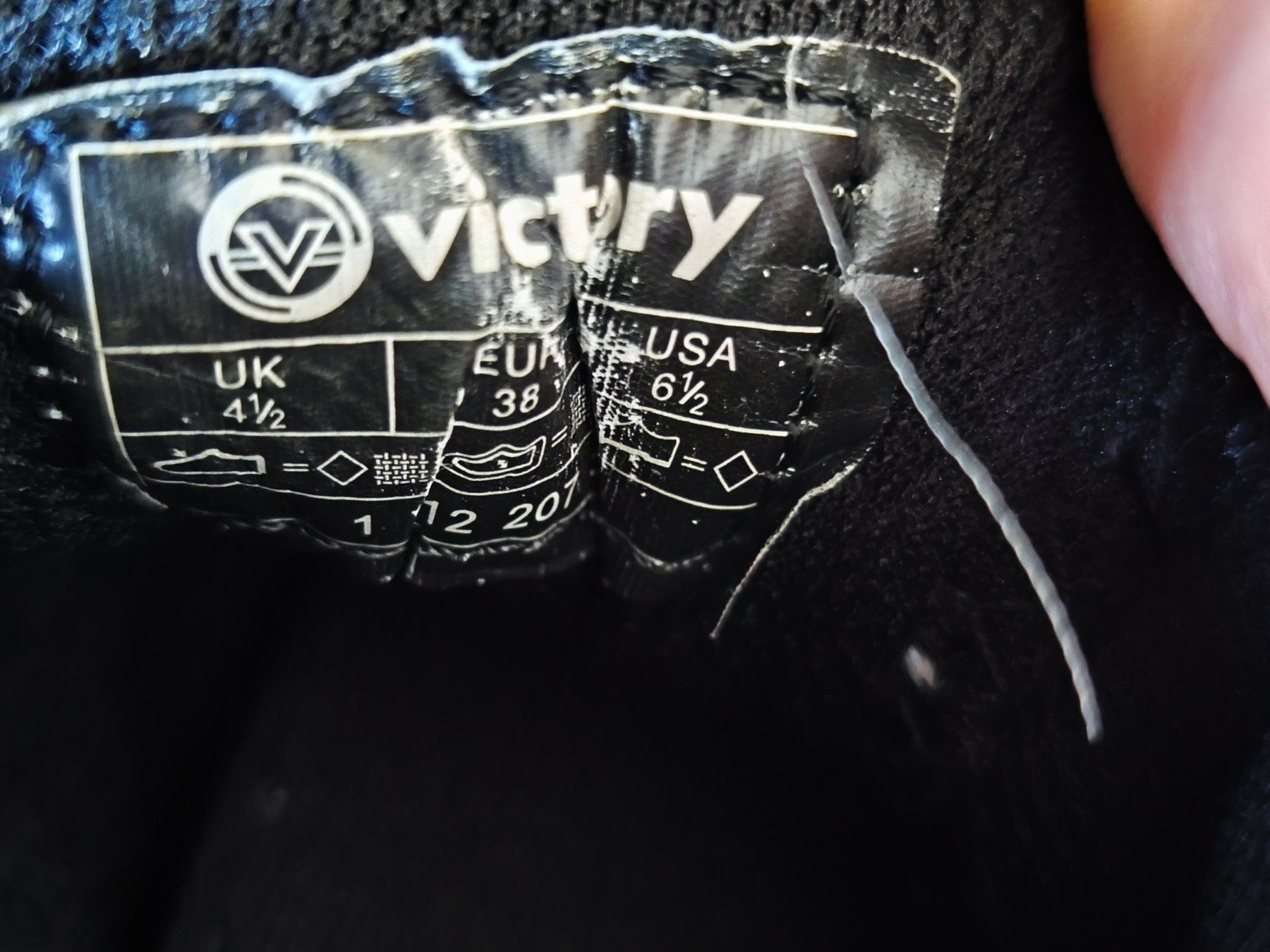 Victory Schuhe für Jungen: Hallenschuhe Victory - Grösse 38 – Gebraucht aus Jegenstorf von Juchlistock 5