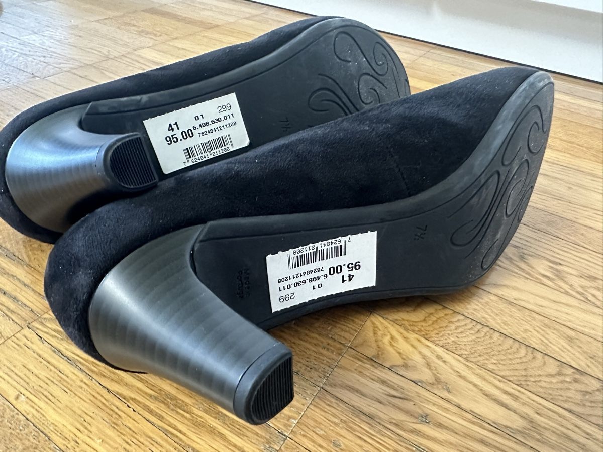 Gabor Scarpe da donna: Schwarze Gabor Pumps Gr. 41, Wildlederoptik – Nuovo e nell'imballaggio originale da Liestal venduto da ichjel 4