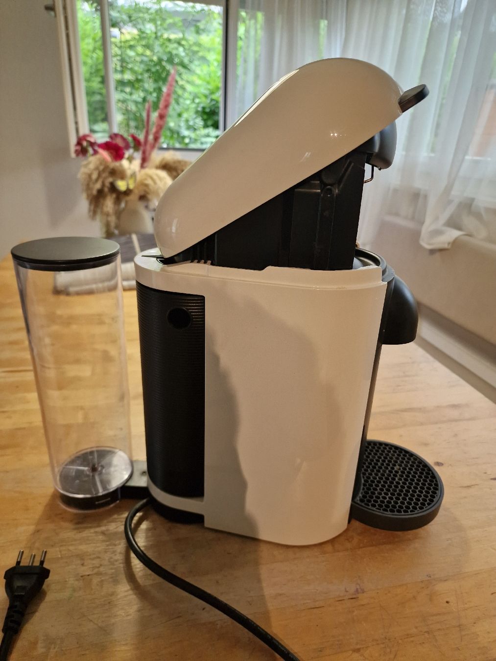 Nespresso Macchine per caffè & Macchine per espresso: Nespresso Vertuo GCB2 Kaffeemaschine Weiss – Usato da Kirchdorf AG venduto da sve_mb9s 3