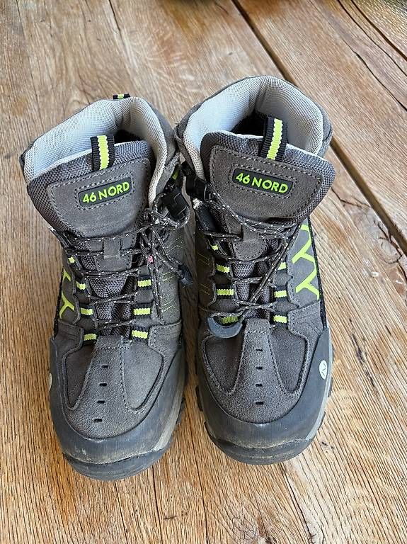 Scarpe da uomo: Wanderschuhe Gr.38 – Usato da Thun venduto da danceT