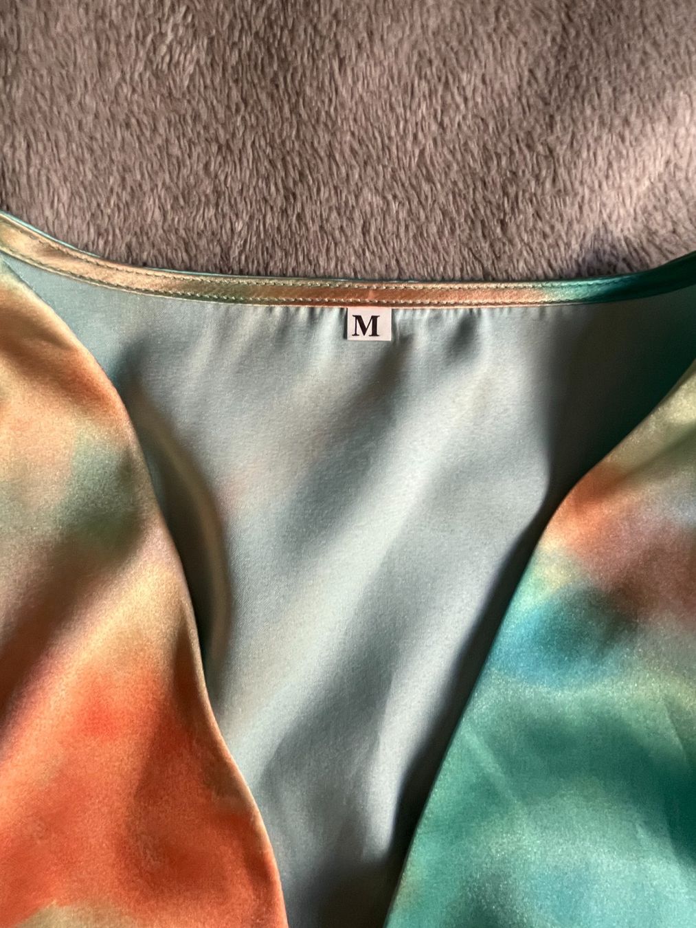 Shein Top: Chemisier satiné Tie-Dye Taille M – Usato da Sion venduto da Kitty_Kat 3