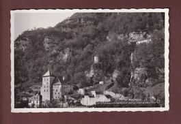 ST. MAURICE - Château et entrée de la grotte des Fées
