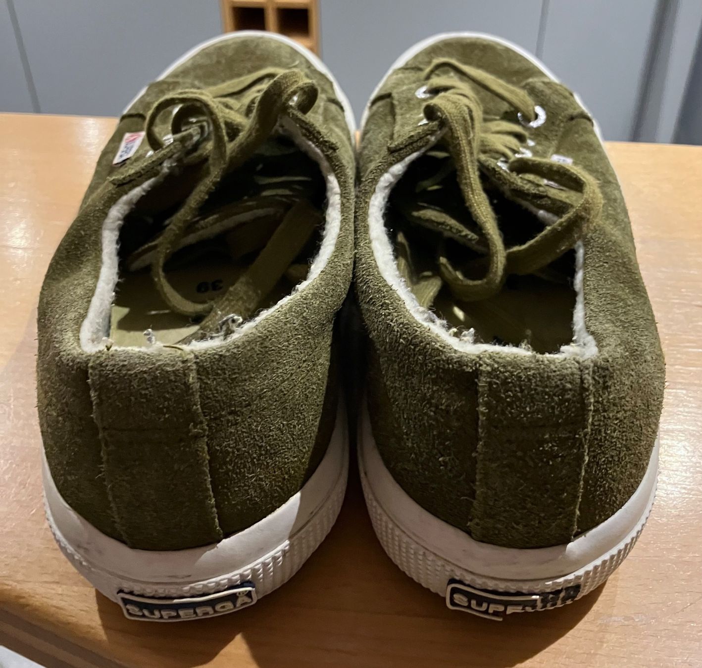 Superga Scarpe da uomo: Superga Sneaker, gefüttert, Gr. 39 – Usato da Olten venduto da Dickbrave 1