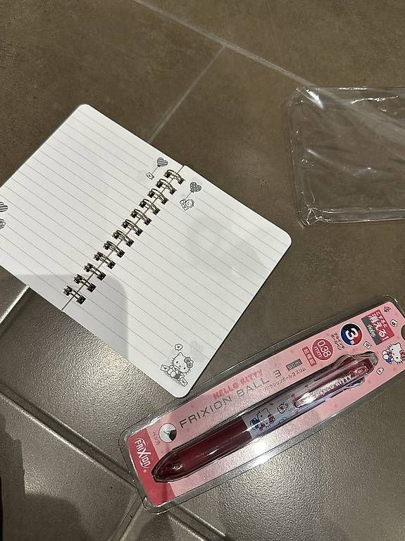 Schreibblöcke: Hello Kitty Notizbuch + Kugelschreiber  – Gebraucht aus Emmenbrücke von tut_bfx2 3