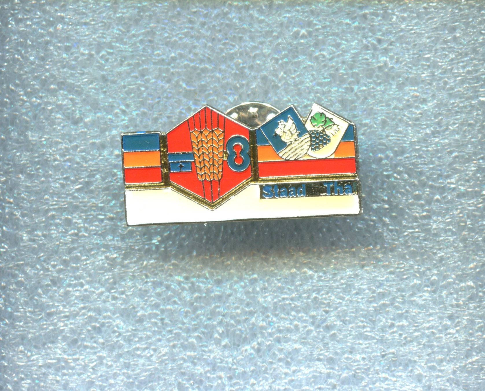 Placchette & Badge: RAIFFEISEN Bank   Staad - Thal – Usato da Winterthur venduto da Sammleroase
