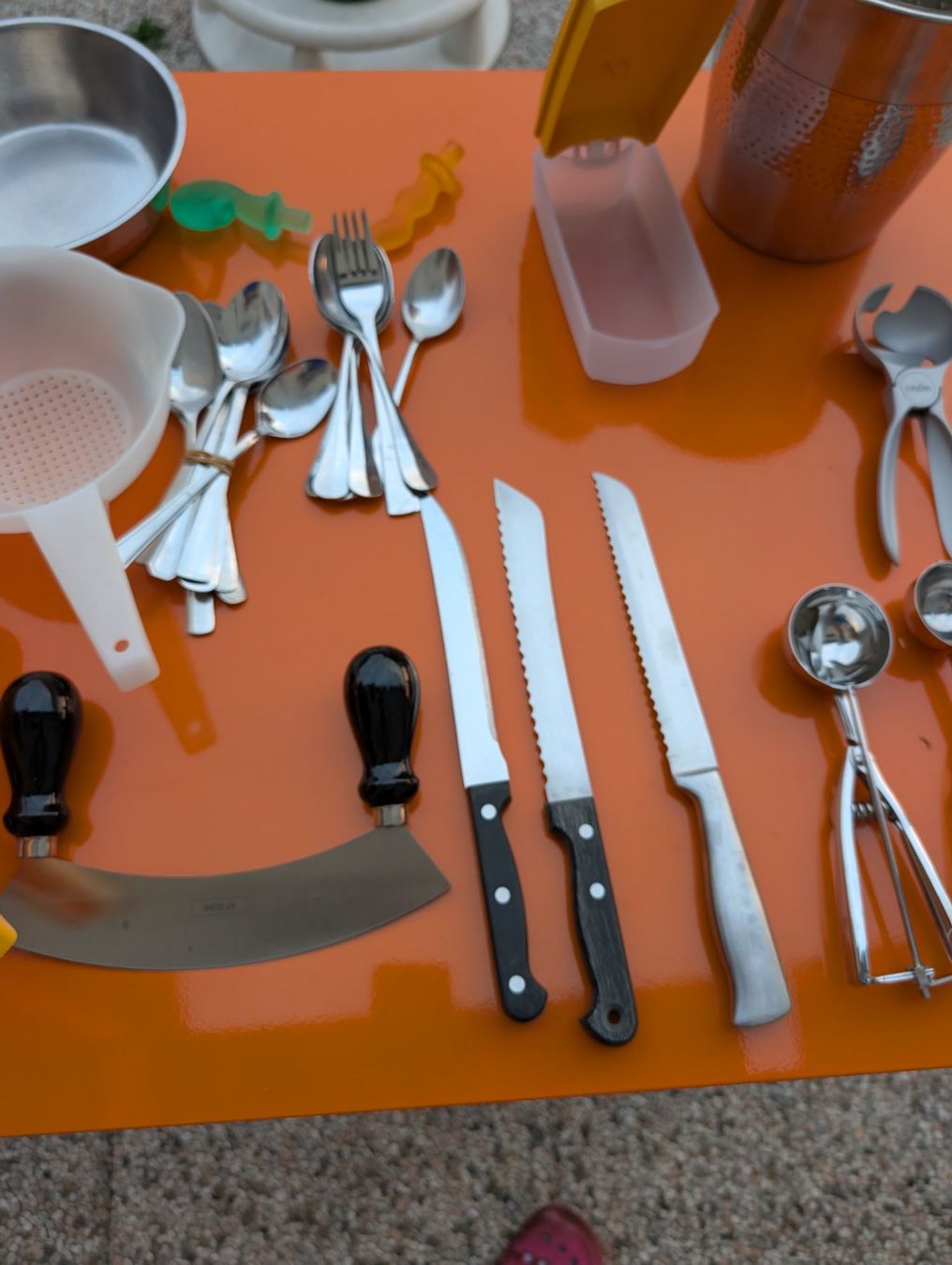 Set di posate: Diverse Küchenutensilien Sammlung – Usato da Cugnasco venduto da tizianaq 3