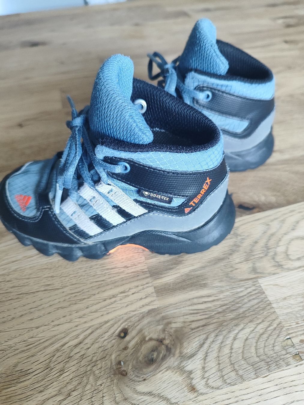 Adidas Scarpe per ragazzi: Adidas Terrex Gore-Tex Grösse 22 – Usato da Murten venduto da NathalieBruderer 1