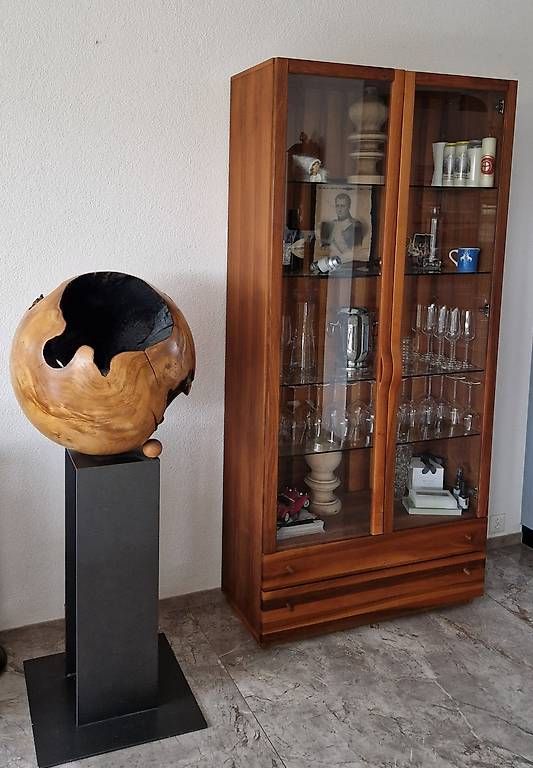 Vetrine: Moderne Nussbaum Vitrine – Usato da St. Gallen venduto da Rene123