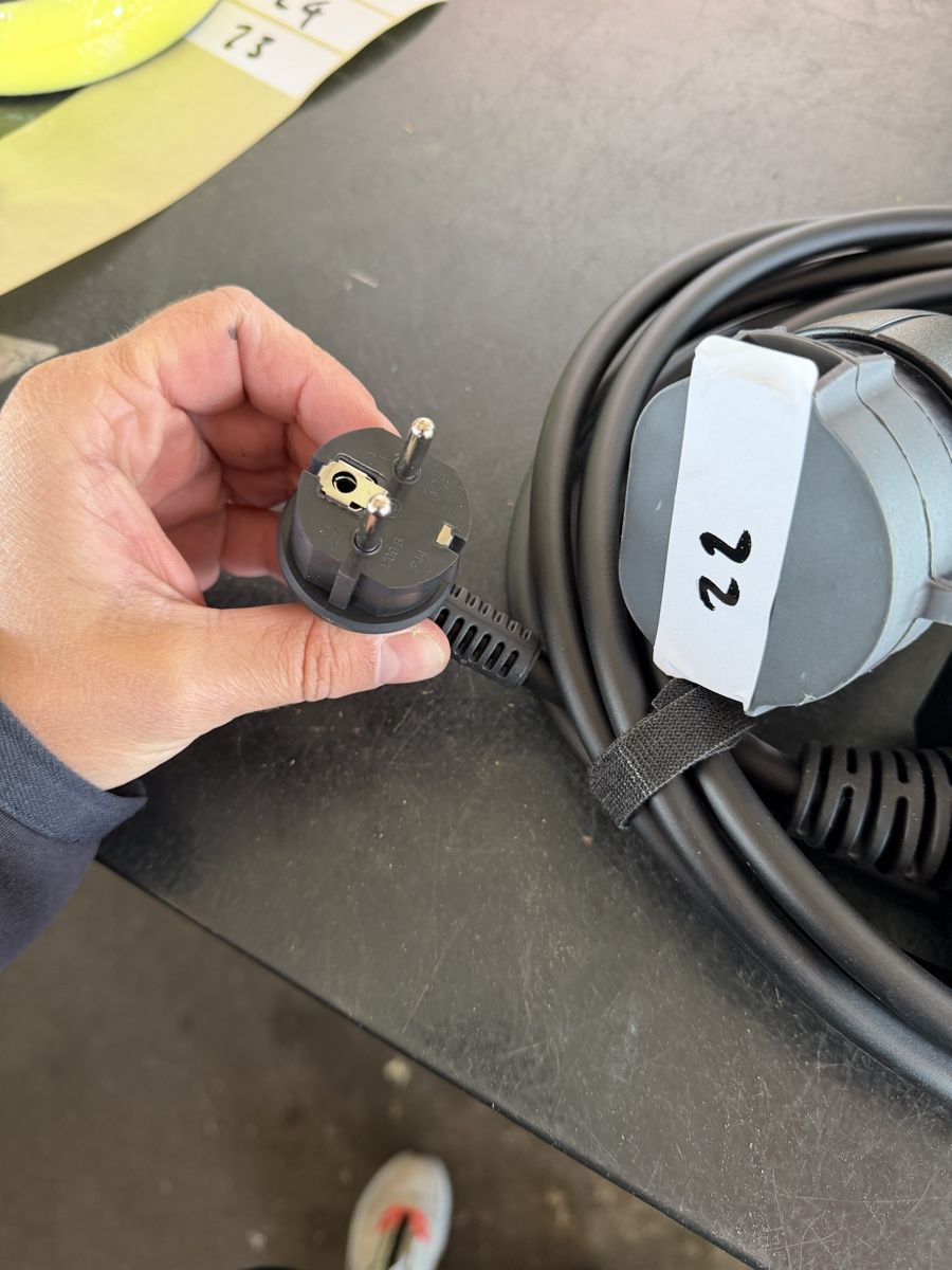 Chargeurs de batterie: Ladegerät Elektroauto EU – D'occasion à Zürich par l.spalletta 1