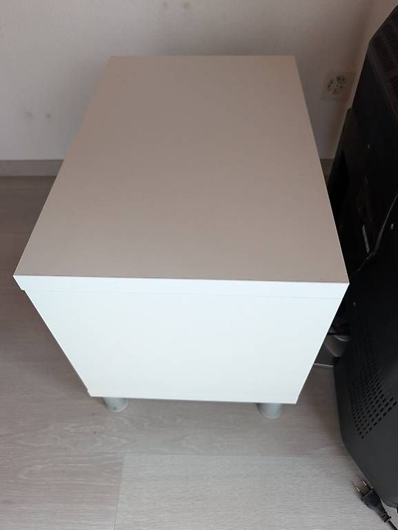 Nachttische: Nachttisch weiss – Gebraucht aus Mels von key510 1