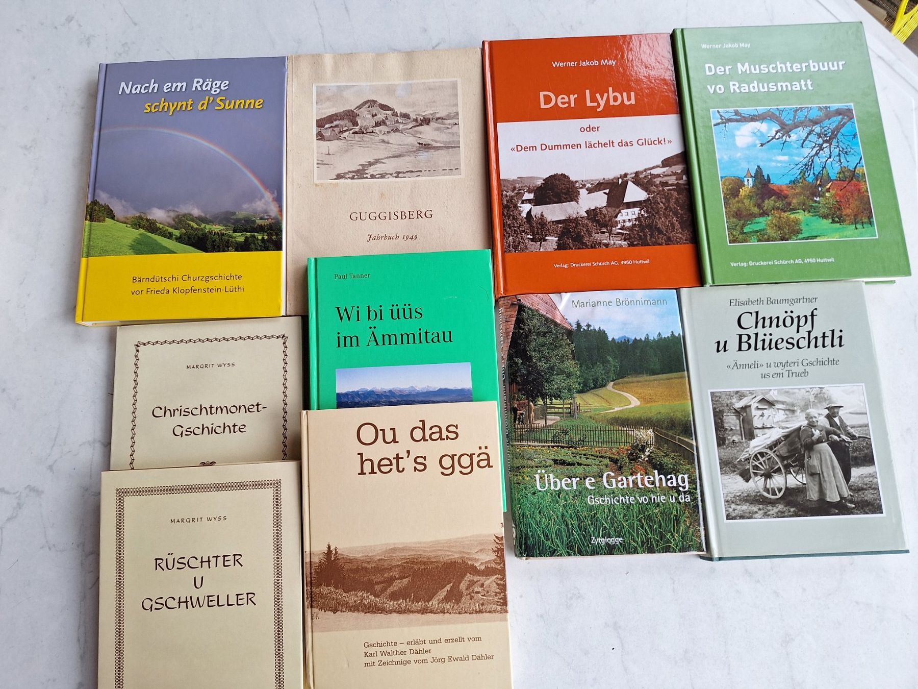 Libri: 10 STK BÜCHER BUCH MUNDART – Usato da Huttwil venduto da Kunterbuntli