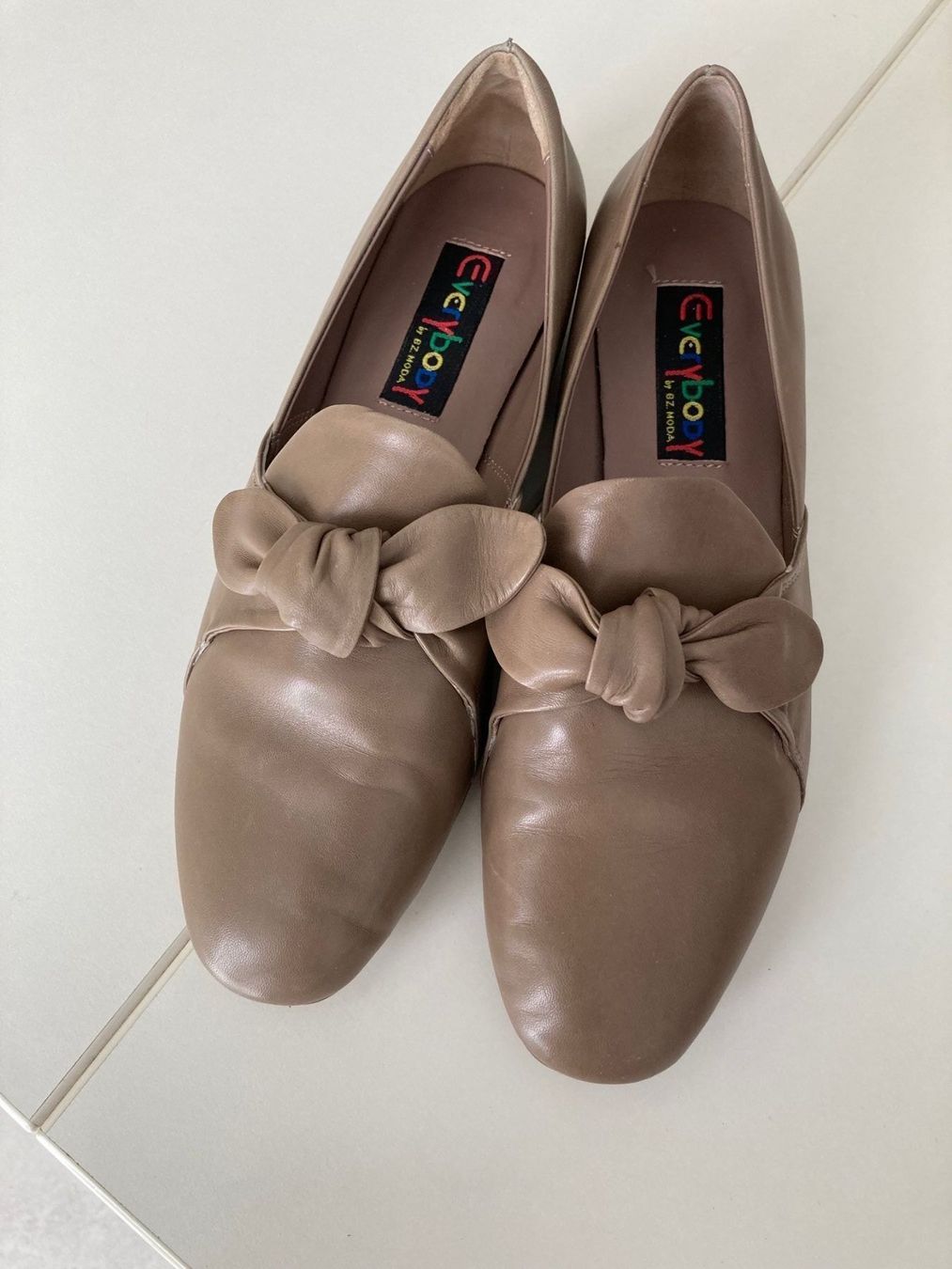 Scarpe da donna: Schuh, Halbschuh, beige, Gr. 39 , Leder, Everybody – Usato da Glattpark (Opfikon) venduto da Pangie