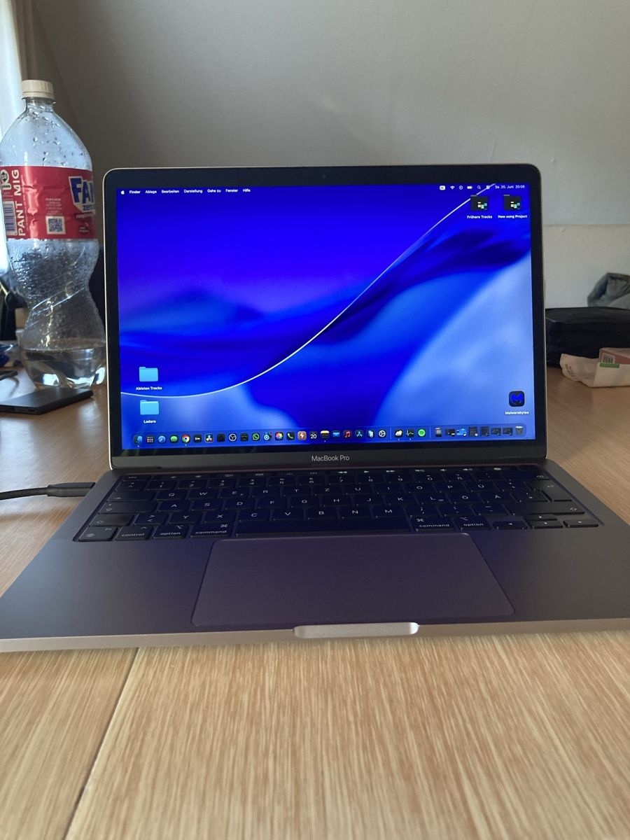 Apple Notebooks: Macbook Pro M1 13 Zoll – Gebraucht aus Brüttisellen von MisterMinister25