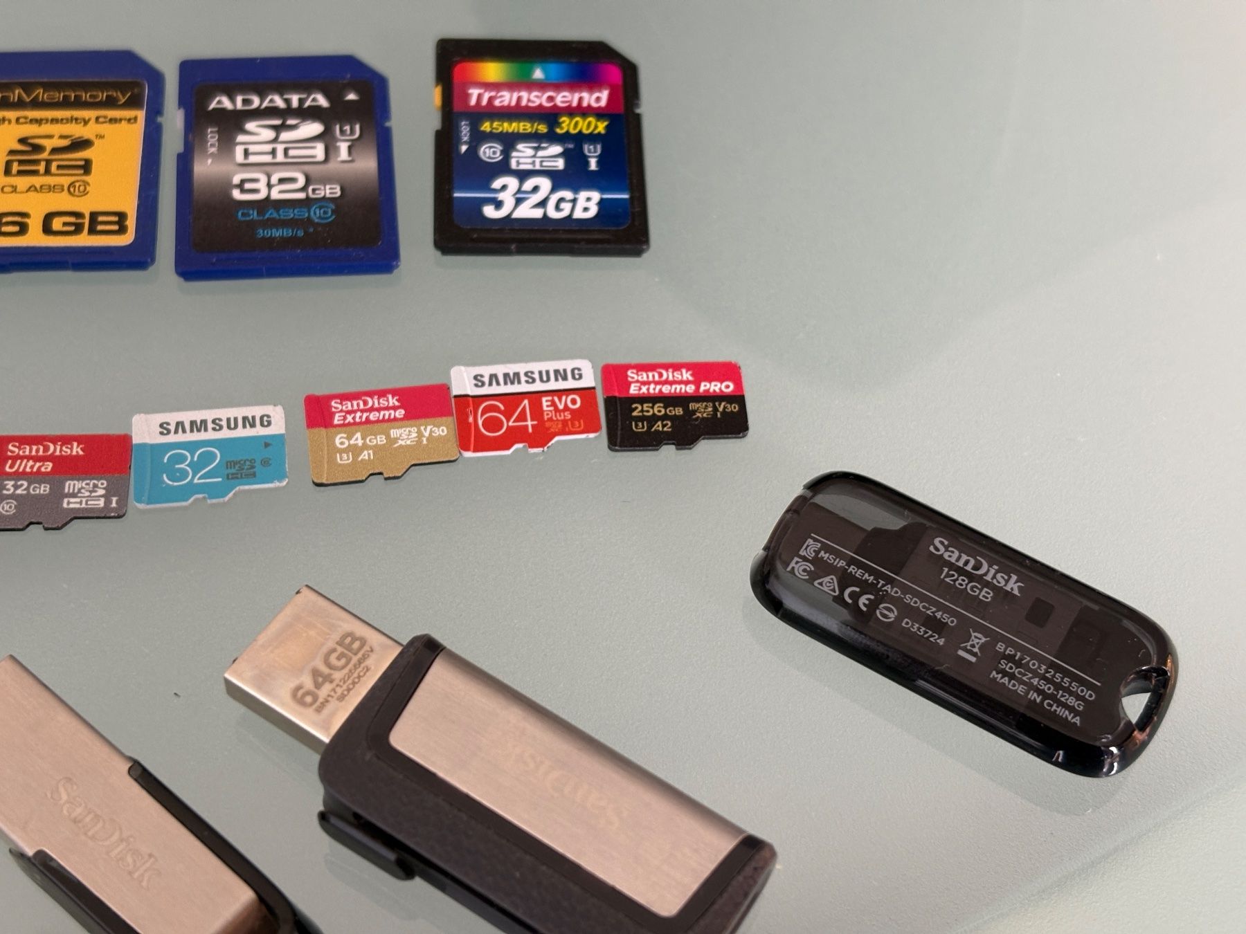 Chiavette USB: Verschiedene SD- / microSD-Karten und USB Sticks – Usato da Dietikon venduto da The-Star-Shop 3