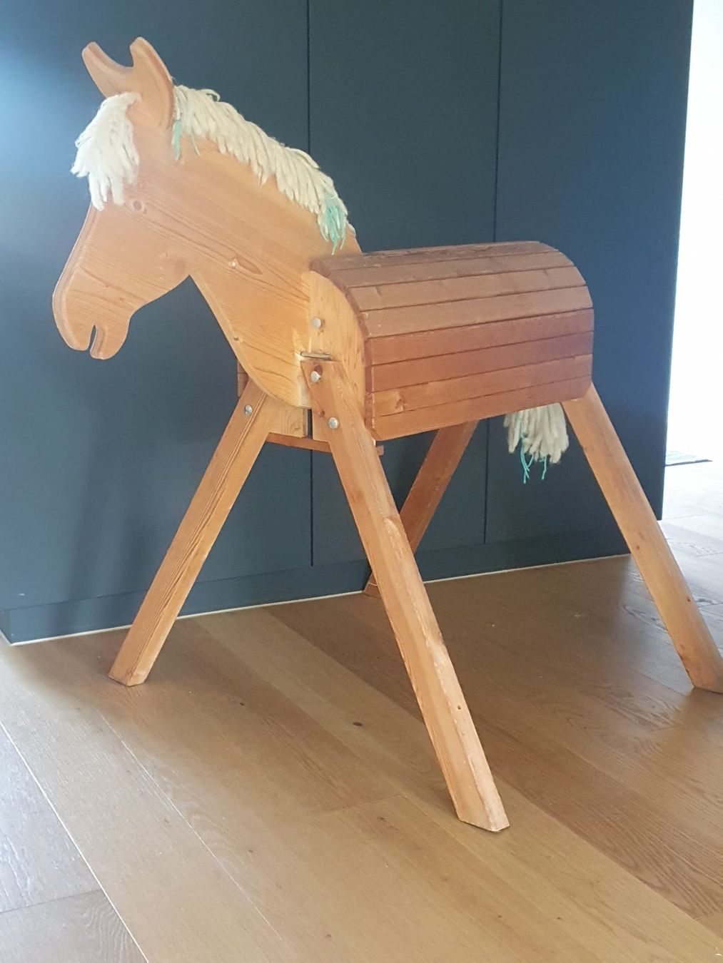 Jouets: Holz-Pferd – D'occasion à Zug par IvoMo